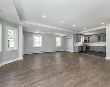 57 Earle Ave - Photo Thumbnail 12