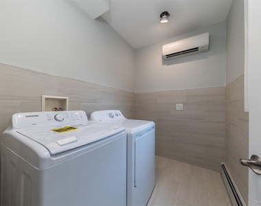 57 Earle Ave - Photo Thumbnail 11