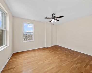 402 Jericho Turnpike - Photo Thumbnail 5