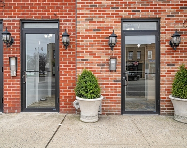 402 Jericho Turnpike - Photo Thumbnail 12