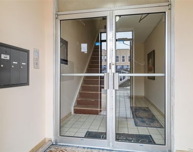 402 Jericho Turnpike - Photo Thumbnail 10