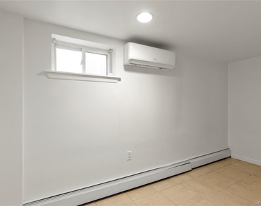 230-03 144th Avenue - Photo Thumbnail 6