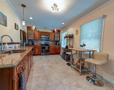 414 2nd Avenue W - Photo Thumbnail 4