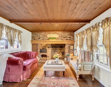 105 Academy Street - Photo Thumbnail 11