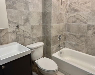 362 W Merrick Road - Photo Thumbnail 4