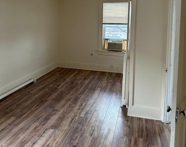 91 Ulster Avenue - Photo Thumbnail 5