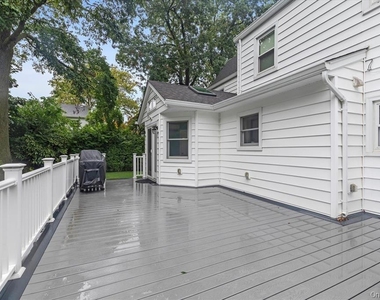 709 Carlyle Street - Photo Thumbnail 25