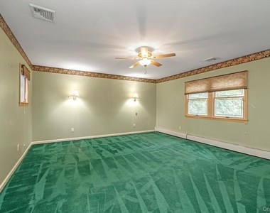 709 Carlyle Street - Photo Thumbnail 15