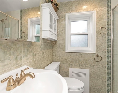 709 Carlyle Street - Photo Thumbnail 21