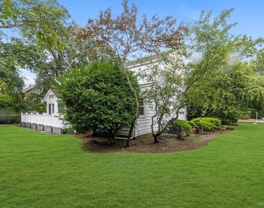 709 Carlyle Street - Photo Thumbnail 26