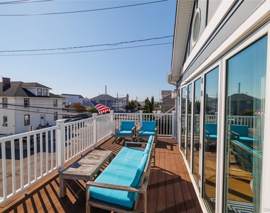 23 Delaware Avenue - Photo Thumbnail 12