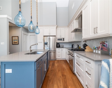 23 Delaware Avenue - Photo Thumbnail 6
