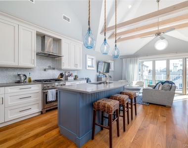 23 Delaware Avenue - Photo Thumbnail 5