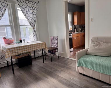 109 Lake Avenue - Photo Thumbnail 4