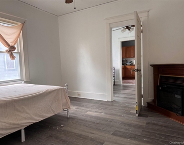 109 Lake Avenue - Photo Thumbnail 3