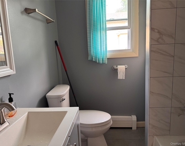 109 Lake Avenue - Photo Thumbnail 7