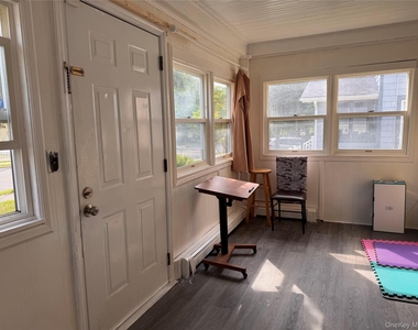 109 Lake Avenue - Photo Thumbnail 11