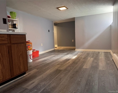 109 Lake Avenue - Photo Thumbnail 14