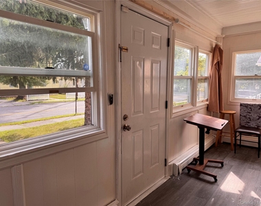 109 Lake Avenue - Photo Thumbnail 10