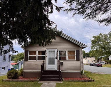 109 Lake Avenue - Photo Thumbnail 2