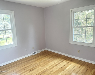 7 Regina Court - Photo Thumbnail 16