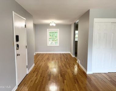 7 Regina Court - Photo Thumbnail 1