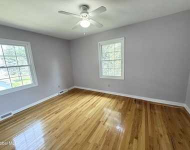 7 Regina Court - Photo Thumbnail 14