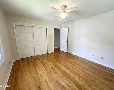 7 Regina Court - Photo Thumbnail 11