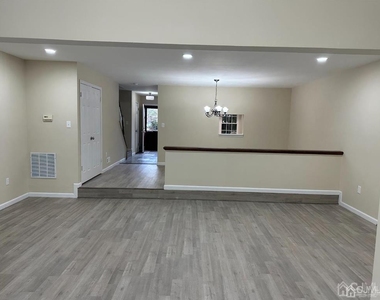 59 Goodwin Drive - Photo Thumbnail 3
