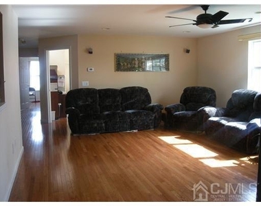 316 Ventnor Court - Photo Thumbnail 9