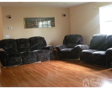 316 Ventnor Court - Photo Thumbnail 10