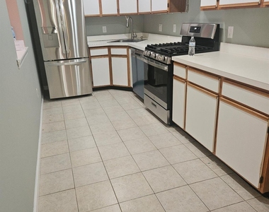 316 Ventnor Court - Photo Thumbnail 2