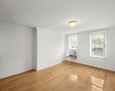 222 1st Avenue - Photo Thumbnail 2