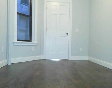 318 E 90th Street - Photo Thumbnail 5