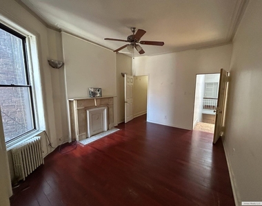 419 W 44th Street - Photo Thumbnail 3