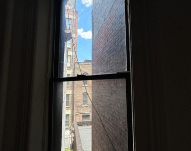 419 W 44th Street - Photo Thumbnail 5