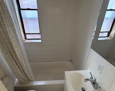 419 W 44th Street - Photo Thumbnail 13