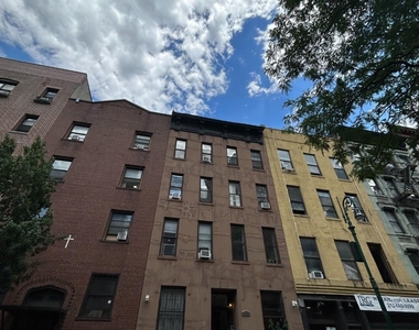 419 W 44th Street - Photo Thumbnail 14