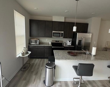 68 Winterplace Drive - Photo Thumbnail 4
