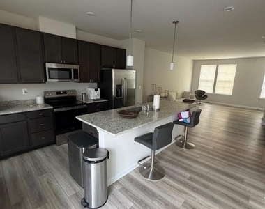 68 Winterplace Drive - Photo Thumbnail 6