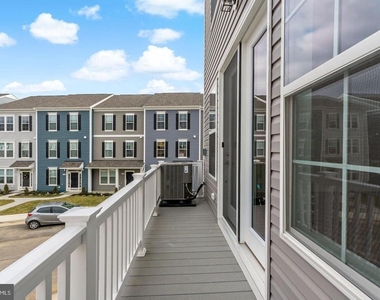 646 Hemsworth Lane - Photo Thumbnail 3