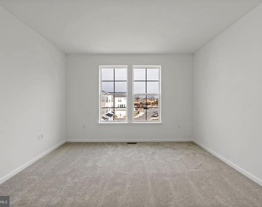 646 Hemsworth Lane - Photo Thumbnail 14