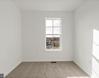 646 Hemsworth Lane - Photo Thumbnail 6