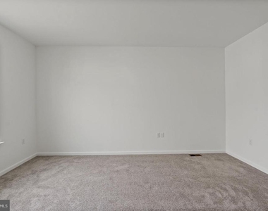 646 Hemsworth Lane - Photo Thumbnail 13