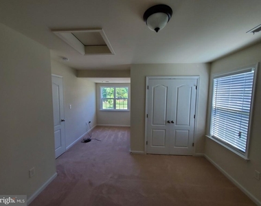 233 Kanter Drive - Photo Thumbnail 17