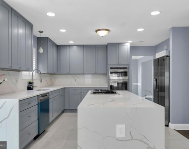 15704 Beau Ridge Drive - Photo Thumbnail 17