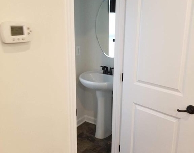 7356 Brunson Circle - Photo Thumbnail 4