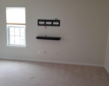 7356 Brunson Circle - Photo Thumbnail 10