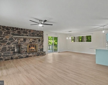 201 Birchside Circle - Photo Thumbnail 4