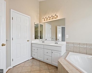 19236 Kepharts Mill Terrace - Photo Thumbnail 35